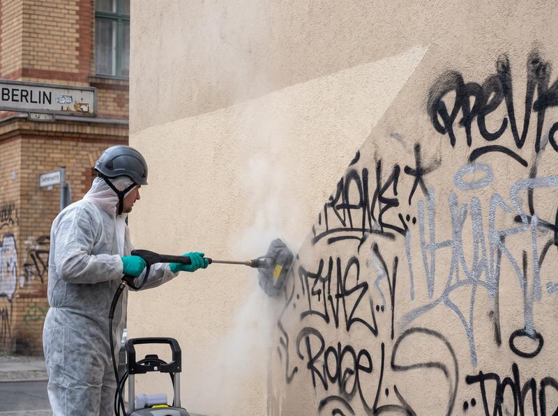 Graffiti Entfernung Berlin Putzfassade – Schonende Reinigung einer verputzten Hauswand